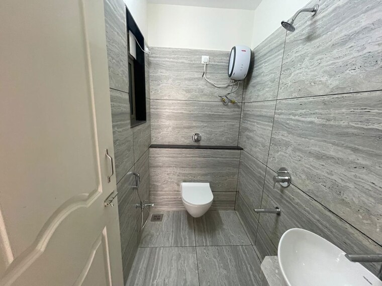 Bathroom, shreeji-bkc-crown 1 Bedroom 468 Sq.Ft. Apartment In Kurla West Mumbai 10770186