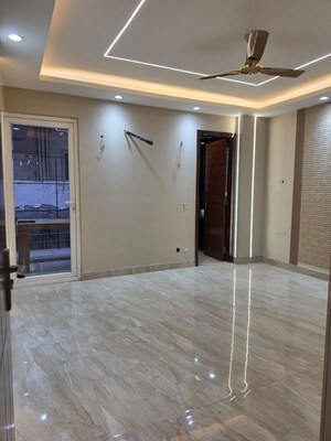 Room in 3 BHK Builder Floor at BPTP Parkland Pride, Sector 77 – for Sale