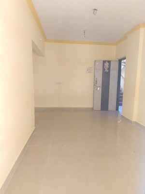 Room in 2 BHK Apartment at Savariya Apartment, Nalasopara West – for Rent