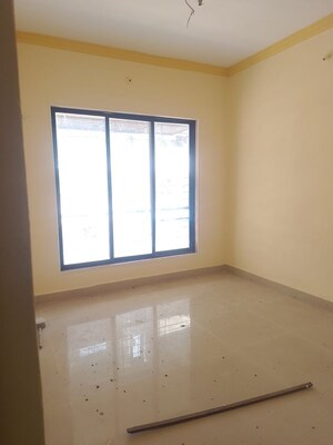 Room in 2 BHK Apartment at Savariya Apartment, Nalasopara West – for Rent