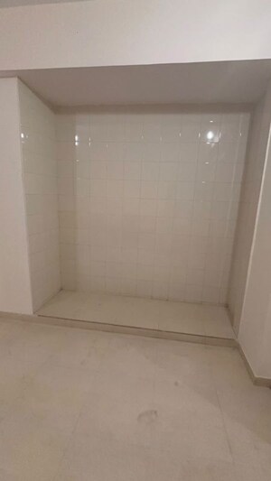 Room in 1 BHK Apartment at Vijay Vatika, Kavesar – for Rent