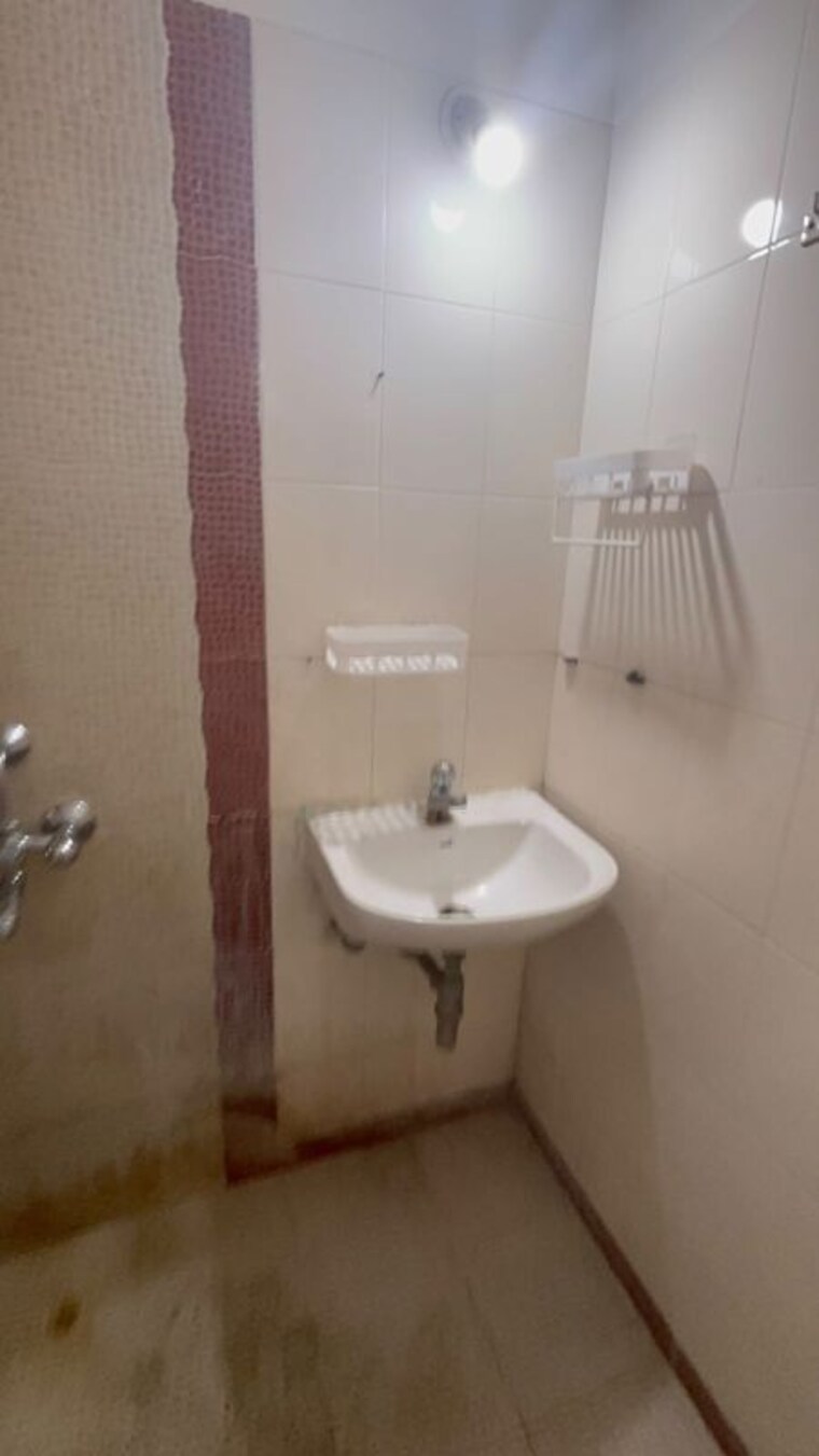 Bathroom, vijay-vatika 1 Bedroom 450 Sq.Ft. Apartment In Kavesar Thane 10770376