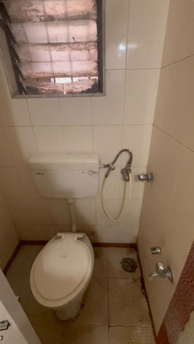 Bathroom, vijay-vatika 1 Bedroom 450 Sq.Ft. Apartment In Kavesar Thane 10770376