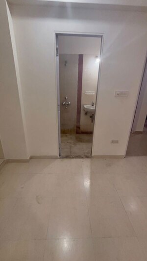 Room in 1 BHK Apartment at Vijay Vatika, Kavesar – for Rent
