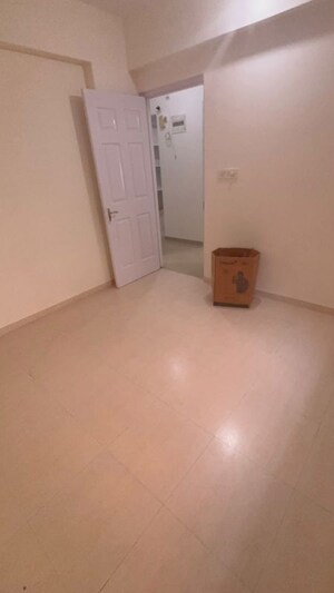 Room in 1 BHK Apartment at Vijay Vatika, Kavesar – for Rent