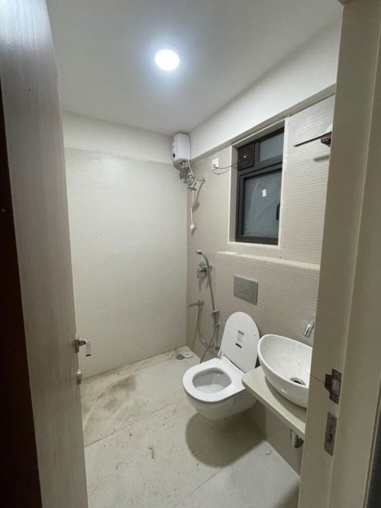 Bathroom, leo-eminence 1 Bedroom 422 Sq.Ft. Apartment In Bandra East Mumbai 10770442