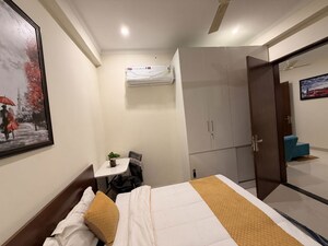 Team Area in 1 BHK Builder Floor at Sector 51 – for Rent