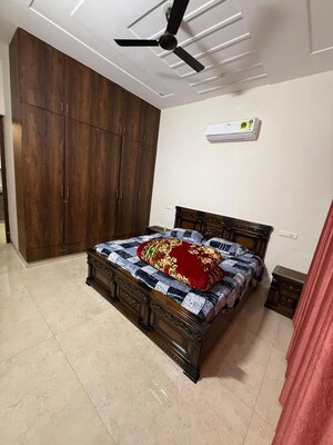 3 BHK Builder Floor For Rent in Sector 21
