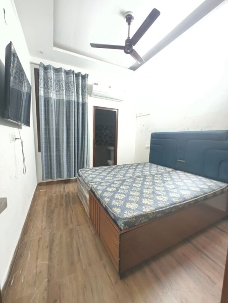 Bedroom, silver-city-extention 3 Bedroom 1800 Sq.Ft. Apartment In Vip Road Zirakpur 10770472