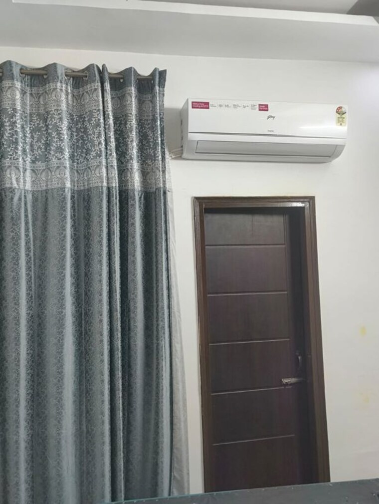 undefined, silver-city-extention 3 Bedroom 1800 Sq.Ft. Apartment In Vip Road Zirakpur 10770472