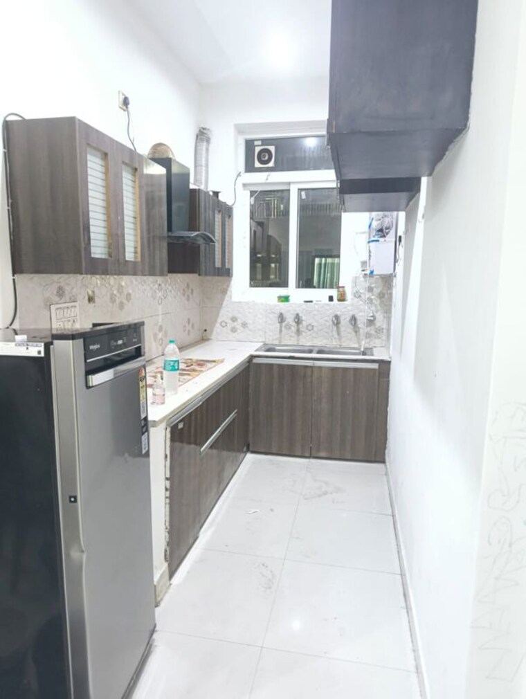 Kitchen, silver-city-extention 3 Bedroom 1800 Sq.Ft. Apartment In Vip Road Zirakpur 10770472