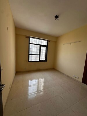 Room in 2 BHK Apartment at GPL Eden Heights, Sector 70 – for Rent