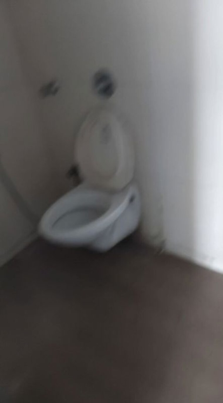 Bathroom, puranik-capitol Commercial Office Space 1025 Sq.Ft. In Ghodbunder Road Thane 10770522