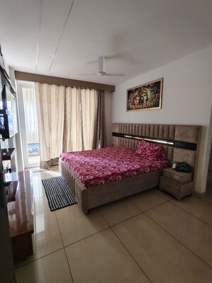 Master Bedroom in 3 BHK Apartment at Green Valley Residencia, Ghazipur – for Rent