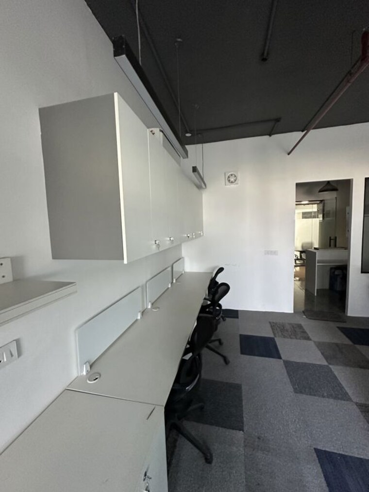 Kitchen, emaar-emerald-plaza Commercial Office Space 640 Sq.Ft. In Sector 65 Gurgaon 10770562