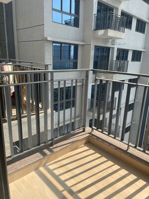 Balcony in 1.5 BHK Apartment at Amanora Gold Towers, Hadapsar – for Sale