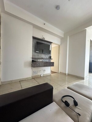 Room in 3.5 BHK Apartment at Saviour Green Arch, Tech Zone 4 Greater Noida – for Rent