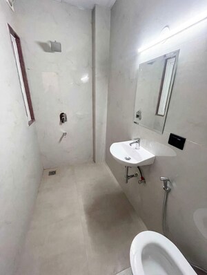 Bathroom in 2 BHK Builder Floor at Sector 43 – for Rent