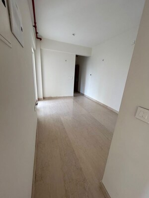 Room in 2 BHK Apartment at Purva Clermont, Chembur – for Rent