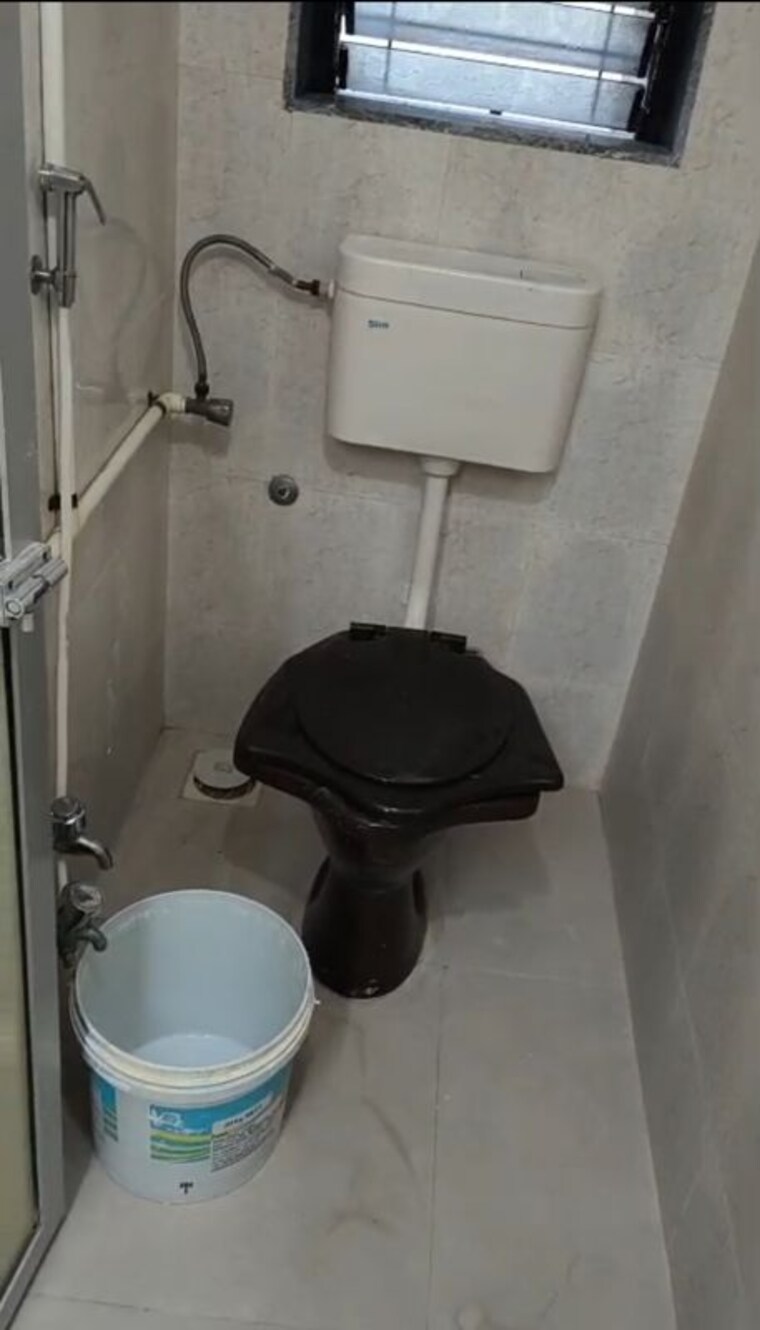 Bathroom, shree-sai-complex 1 Bedroom 550 Sq.Ft. Apartment In Prabhadevi Mumbai 10770575