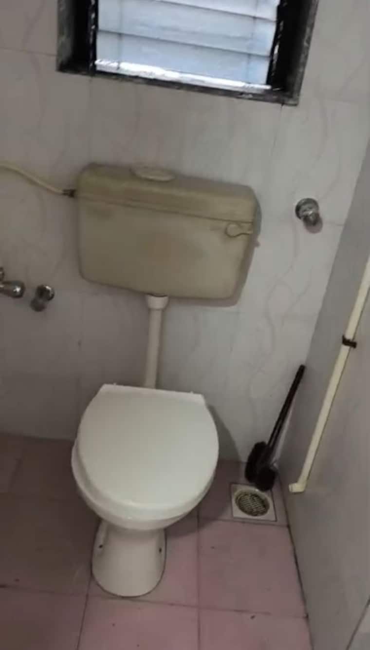 Bathroom, shree-sai-complex 1 Bedroom 550 Sq.Ft. Apartment In Prabhadevi Mumbai 10770575
