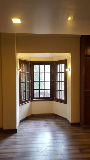 Room in 3 BHK Builder Floor at Greater Kailash ii – for Rent