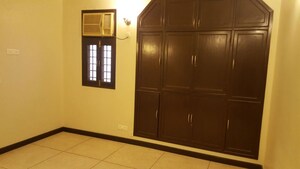 Room in 3 BHK Builder Floor at Greater Kailash ii – for Rent
