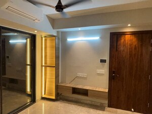 Room in 3 BHK Apartment at Signature Global City 63A, Sector 63a – for Rent