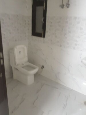 Bathroom in 1 RK Independent House at Sector 14 – for Rent