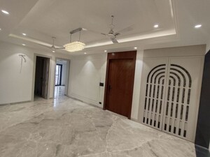 Room in 4 BHK Builder Floor at Sector 10 – for Sale