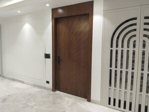 Room in 4 BHK Builder Floor at Sector 10 – for Sale