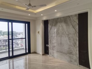 Room in 4 BHK Builder Floor at Sector 10 – for Sale