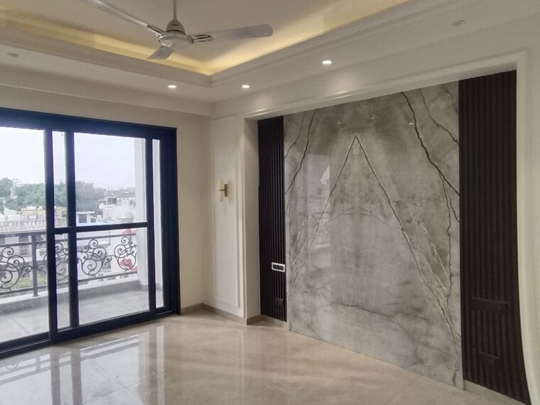 Room, sector 10 4 Bedroom 300 Sq.Ft. Builder Floor In Sector 10 Gurgaon 10770625