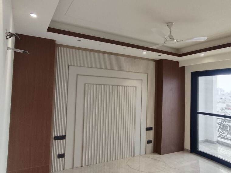 Room, sector 10 4 Bedroom 300 Sq.Ft. Builder Floor In Sector 10 Gurgaon 10770625