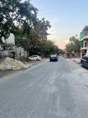  Plot For Sale in Gaur Yamuna City
