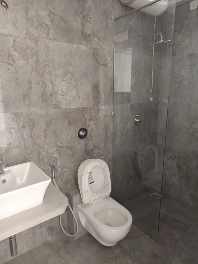 Bathroom, santacruz west 3 Bedroom 1215 Sq.Ft. Apartment In Santacruz West Mumbai 10770649