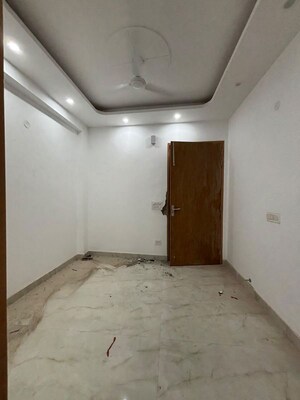Room in 1 BHK Apartment at Saket – for Rent