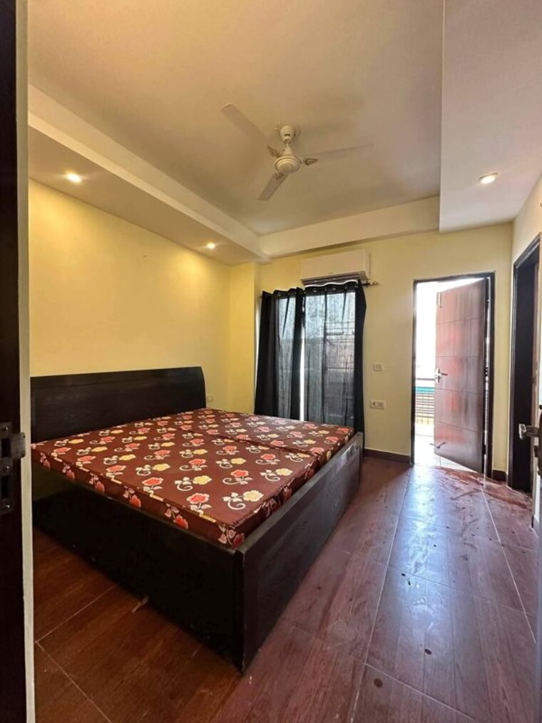 Bedroom, sushant lok i 3 Bedroom 1900 Sq.Ft. Builder Floor In Sushant Lok I Gurgaon 10770677