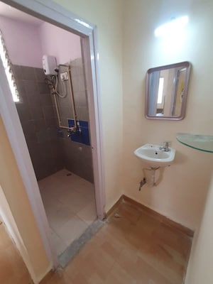Bathroom in 1 BHK Apartment at Green Field B CHS LTD, Andheri East – for Rent