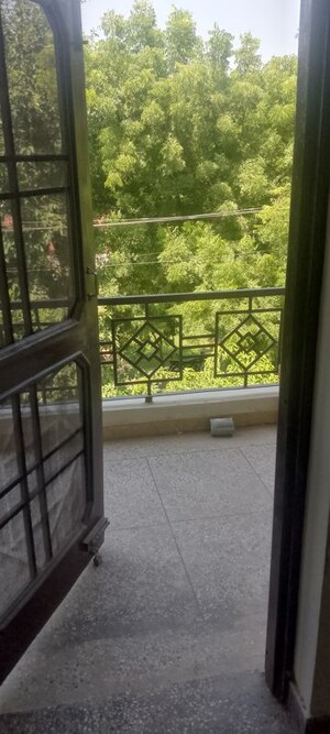 Balcony in 2.5 BHK Builder Floor at Spring Field, Sector 31 – for Sale