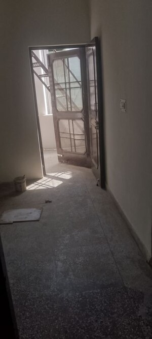 Room in 2.5 BHK Builder Floor at Spring Field, Sector 31 – for Sale