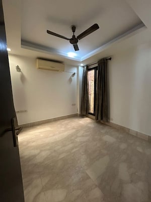 Room in 4 BHK Builder Floor at Greater Kailash I – for Rent