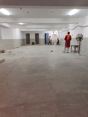 Common Area in  Warehouse at Jhandewalan – for Rent