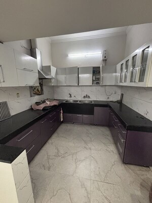 Team Area in 3 BHK Builder Floor at Sector 44 – for Rent