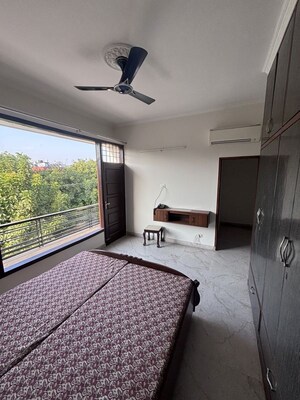 3 BHK Builder Floor For Rent in Sector 44