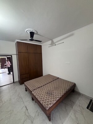 Furnished Amenities in 3 BHK Builder Floor at Sector 44 – for Rent