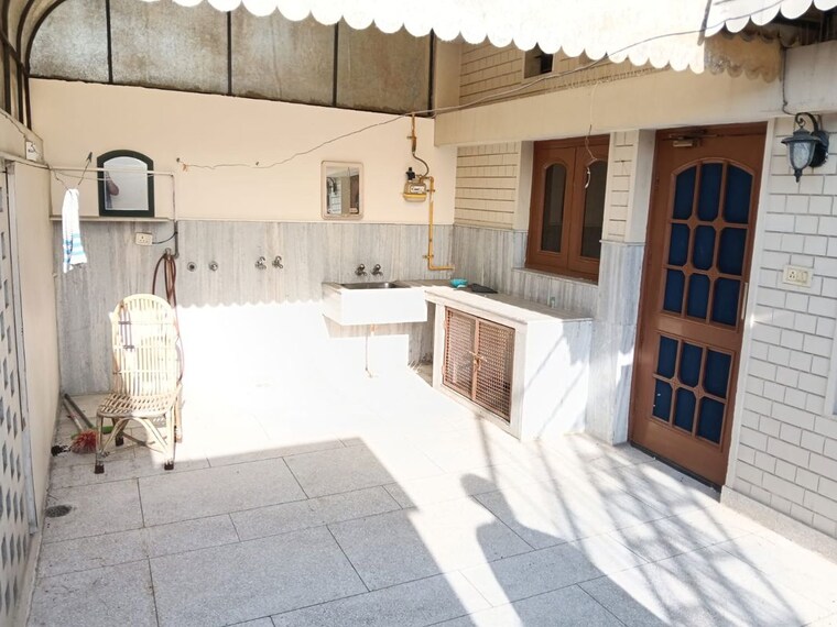 Exterior View, sector 40 3 Bedroom 350 Sq.Yd. Builder Floor In Sector 40 Chandigarh 10770753