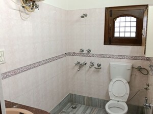 Bathroom in 3 BHK Builder Floor at Sector 40 – for Rent