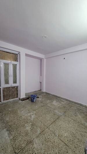 Room in 2 BHK Builder Floor at Dilshad Colony – for Rent