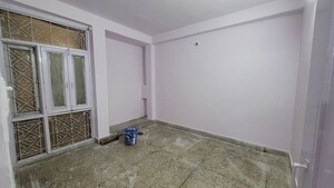Room in 2 BHK Builder Floor at Dilshad Colony – for Rent